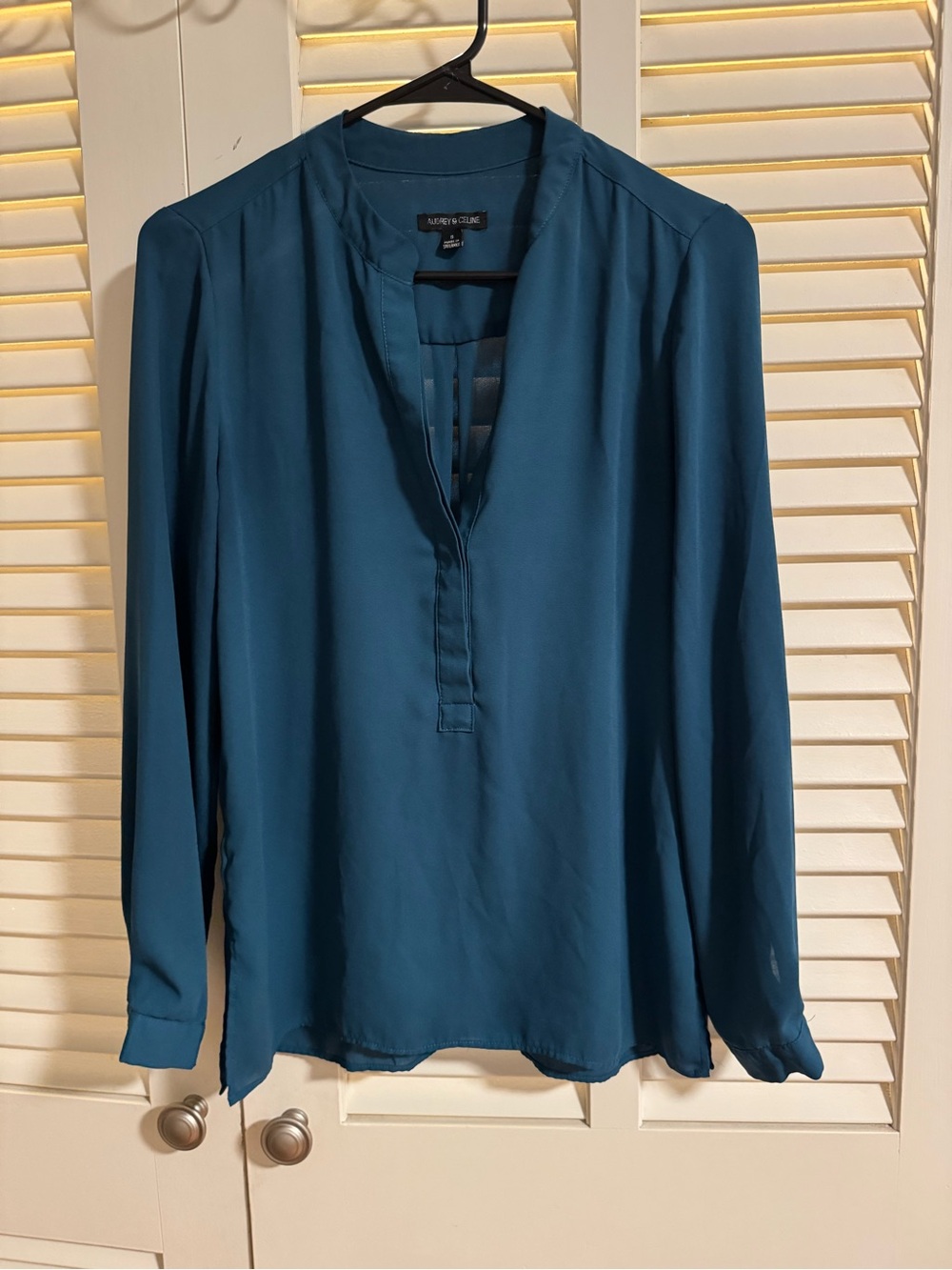 Long-Sleeve Teal Split-Neck Blouse